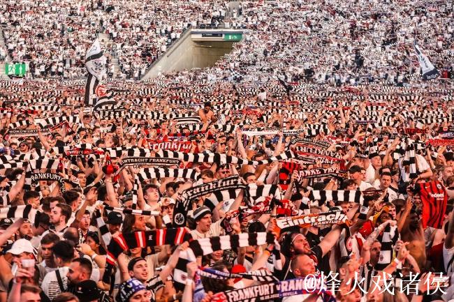 每体：法兰克福球迷有1000人无门票想混进场，被
